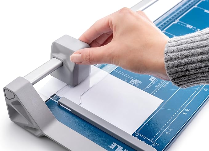 Dahle 507 Personal Rotary Trimmer, 7 Sheet Capacity, Self-Sharpening, Automatic - Image 2