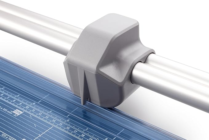 Dahle 554 Professional Rotary Trimmer, 20 Sheet Capacity, Self-Sharpening - Image 5