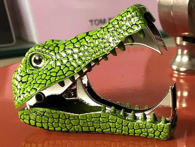 Detailed Crocodile Staple Remover by CosaNova