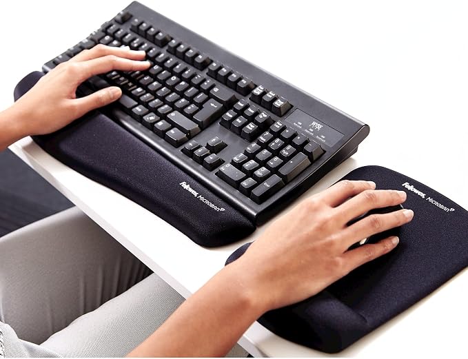 Fellowes PlushTouch Foam Keyboard Wrist Rest - Image 5